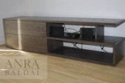 TV spintele su uosio meiena